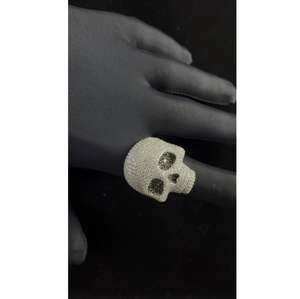 Anillo de Calavera de Plata de Ley 925 para Hombre con Piedra de Imitación de Diamante Brillante, Accesorio Llamativo para un Estilo Personal Único, para Fiestas - Product Image 1