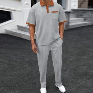 Ensemble polo décontracté à manches courtes et à col ras du cou de couleur unie d'automne pour hommes - Product Image 2