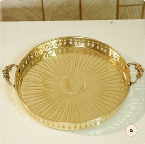 Versátil patrón floral de latón Pooja Thali con mango Jaalidar Khomcha plato hondo para cada ocasión - Product Image 5