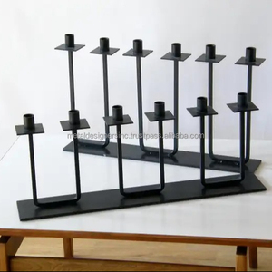 Ensemble de 2 bougeoirs décoratifs en fer forgé noir à 6 bras en métal forgé à la main pour la maison et les cadeaux de Noël - Product Image 1