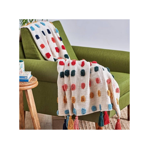 Jeté de canapé en chenille chaud à haute densité (50x60 pouces) avec des bords à franges, conçu pour les détaillants ciblant une sensation haut de gamme, décoration d'hiver - Product Image 1