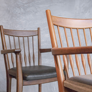 Chaise en bois de teck massif du milieu du siècle tissée à la main fabriquée en Indonésie - Product Image 3