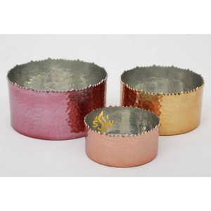 Bol à chocolat moderne et élégant en métal de couleur dorée avec base au design unique Fait à la main Bol de service pour bonbons et dattes - Product Image 6