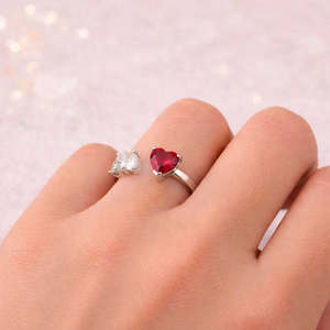 Bague Solitaire Cœur en Argent 925 Zarkan avec Rubis et Diamant Américain, Coupe Émeraude, Plaqué Rhodium, Bijou de Fiançailles en Platine - Product Image 2
