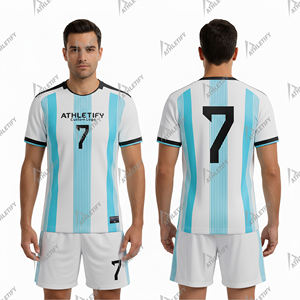 Camiseta de Fútbol Personalizada, Transpirable y Ecológica, de Poliéster de Alta Calidad, Sublimada, con Nombre de Equipo y Nombre Personalizado en la Parte Delantera - Product Image 4