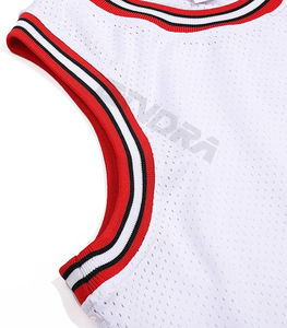 Camiseta de baloncesto reversible con colores Laker Diseño Versátil y funcional - Product Image 4