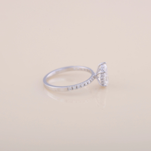 Anillo de compromiso con diamante cultivado en laboratorio de corte pera de 1.02 quilates, banda pavé de oro blanco, rosa y amarillo de 9 quilates, anillo nupcial. - Product Image 2