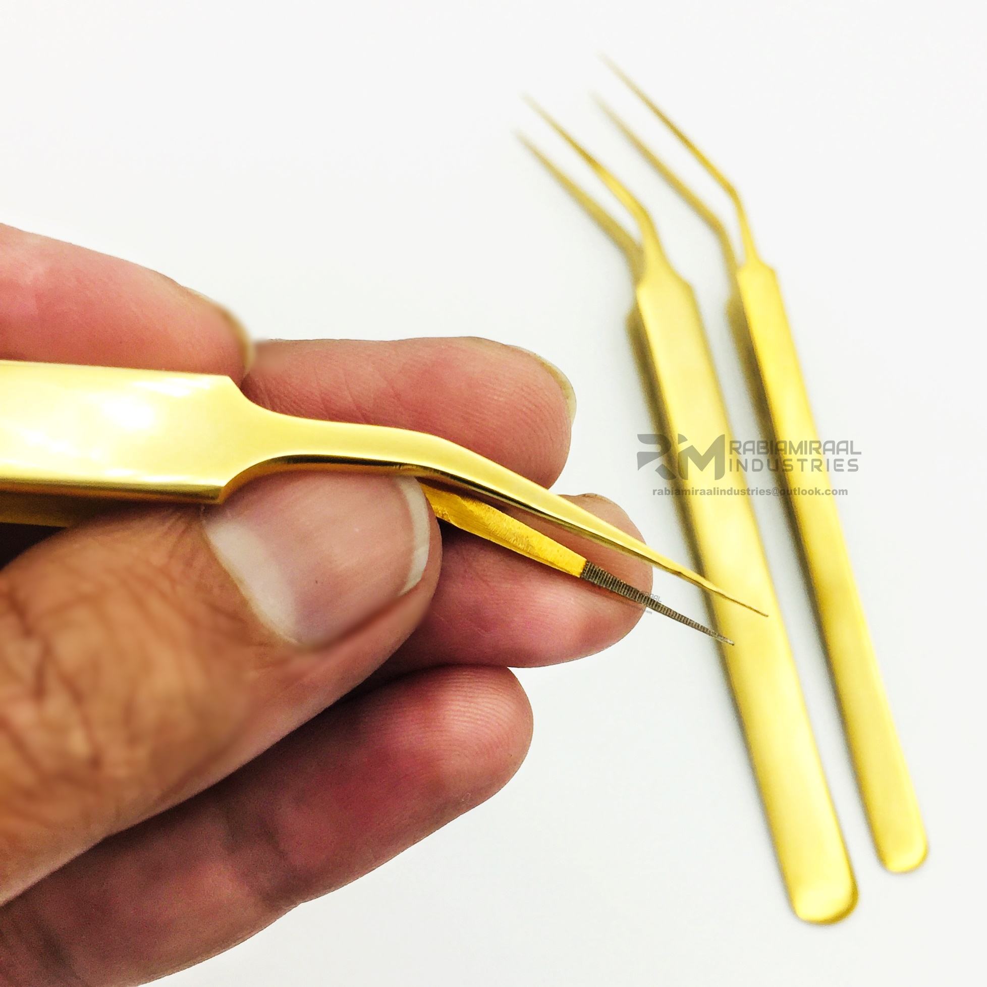 สีเหลือง