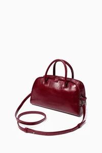 Bolso de Mano de Cuero Brillante Rojo Cereza para Mujer, con Cierre de Cremallera, Diseño de Caramelo, Resistente al Agua, de 7 Pulgadas, para Llevar al Hombro o Cruzado - Product Image 3