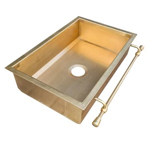Îlot de cuisine de luxe en laiton artisanal, avec barre porte-serviettes intégrée, bord martelé, design italien inspiré, évier simple à rebord, pour îlot de cuisine - Product Image 1