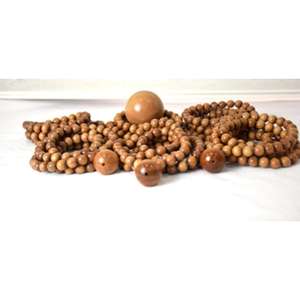 Collier Mala en perles de bois de santal écologiques, parfum boisé doux, 50++ ans, pour l'énergie spirituelle et la concentration - Product Image 1