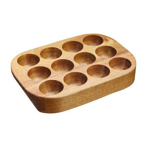 Soporte para huevos de madera hecho a mano para cocinas de granja Bandeja para huevos de 12 ranuras duraderas para almacenamiento en encimera - Product Image 3