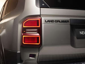 2023 2.4T Cruiser Land SUV Grande 4x4 Automático Volante a la Izquierda Multifunción Asientos de Cuero - Lado Izquierdo - Product Image 4