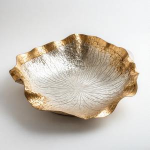 Juego de Servir Metálico Opulent Nest, Tazón Artesanal Grabado con Hoja de Oro Imperial para Comidas Lujosas y Presentaciones Culinarias Opulentas - Product Image 2