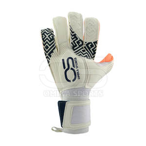 Gants de gardien de but professionnels avec paume en latex Super Grip et gants de gardien de but légers et confortables avec une forte adhérence - Product Image 2