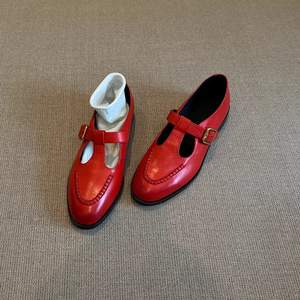 Mocasines casuales de cuero para mujer, zapatos de oficina cómodos para dama, elegantes zapatos de tacón de aguja de cuero para mujer - Product Image 1