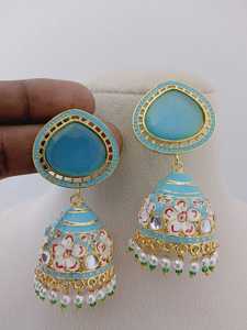 Conjunto de pendientes Meenakari Bloom Jhumkas, flores pintadas a mano, colección única de pendientes hechos a mano por artesanos de Silled para mujer - Product Image 6