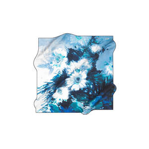 Écharpe carrée en soie bleue à fleurs pour l'hiver et l'été - Product Image 1