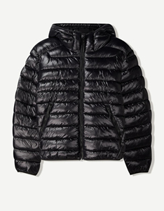 แจ็กเก็ตขนเป็ดสีดำของผู้ชายเสื้อแจ็คเก็ตบุนวมมีฮู้ดผ้าโพลีเอสเตอร์100% น้ำหนักเบาดีไซน์แบบกำหนดเอง - Product Image 5