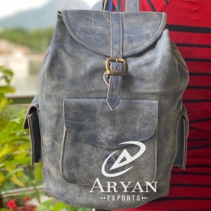 Sac à dos unisexe élégant en cuir suédé, fait à la main, véritable, unisexe - Product Image 1