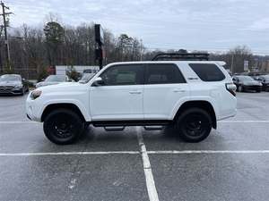 Toyota 4Runner TRD Pro 4WD 2020 / Disponible à la vente avec faible kilométrage, moteur essence, véhicule d'occasion en excellent état et sans accident - Offre exceptionnelle - Product Image 5