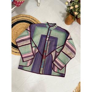 Veste en satin matelassée patchwork vintage pour femme, style universitaire réversible, doublure en lin, logo personnalisé, vêtement d'extérieur d'automne - Product Image 1