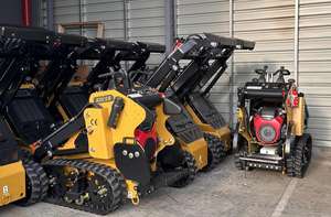 Minicargadora Skid Steer Rover WB823 al por Mayor con Peso Operativo de 1.1 T, Equipada con Motor y Caja de Cambios Yanmar - Product Image 5