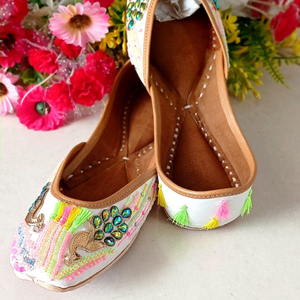 Designer Party Wear Clutch Ethnic Style <b>Leather</b> Jutti Punjabi Jutti Women Jutti - Product Image 1