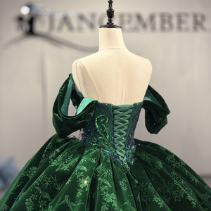 1530 Luxury <b>Emerald</b> Green Velvet Ball Gown 2026 Beaded Quinceanera <b>Dress</b> Prom Gown - Product Image 6