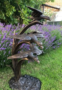 Ornements de jardin Statue d'oiseau en métal Grande fontaine en bronze Sculpture d'extérieur Accessoires de jardin artisanat Sculpture d'oiseau modèle - Product Image 3