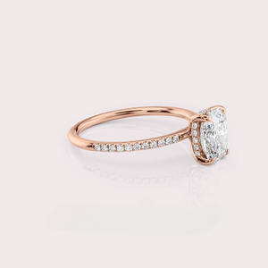 Bague de fiançailles en or rose 18 carats avec diamant de laboratoire taille coussin et bande pavée - Product Image 2