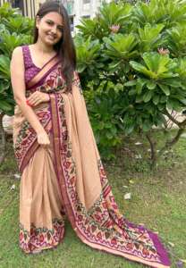 Saree en coton doux avec imprimé floral et imprimé Pallu Livré avec chemisier imprimé et bordure assortie - Product Image 5