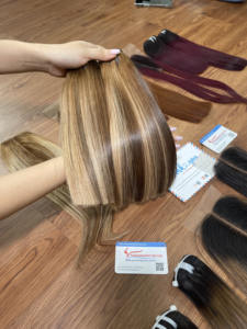 Venta al por mayor vietnamita Original Raw Virgin Hair Extensions 100 g/pcs Mix Highlight Color Silky Straight Bundle en existencias - Product Image 2