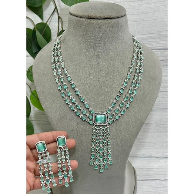 ทะเลสีเขียว