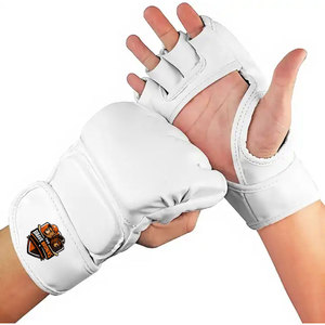 ถุงมือ MMA หนังคุณภาพสูงสำหรับการฝึกซ้อม พร้อมระบบสายรัดที่ปลอดภัย ดีไซน์น้ำหนักเบา ป้องกันแรงกระแทกได้ดีขึ้น - Product Image 2