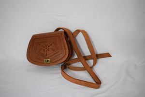 Bolso Bandolera de Cuero Genuino Tallado Geométrico Vintage con Correa de Hebilla para Mujer - Product Image 2