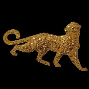 Broche blanche personnalisée de haute qualité, broches brodées à la main avec des strass, broches en fil de bullion, broches faites à la main, épingle à la mode - Product Image 4