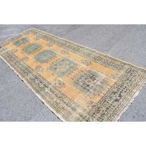 Tapis turc 4,5x11,7 pieds, tapis de couloir vintage, tapis persan en laine jaune et bleu - Product Image 4