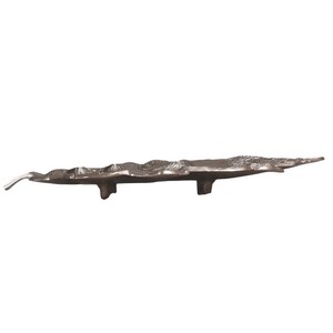 Plateau décoratif en forme de feuille ton argent plateau de service en aluminium fabriqué à la main élégant décor à la maison pièce d'accent en métal orné - Product Image 3