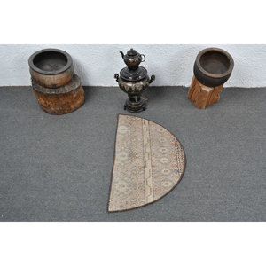 พรมขนสัตว์ตุรกีวินเทจ2.5ft x 1.5ft สีเบจคลาสสิกพื้นที่ขนาดใหญ่ที่มีรูปแบบนามธรรมสำหรับห้องโถงหรือห้องน้ำยางได้รับการสนับสนุน" - Product Image 3