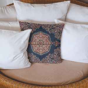 Cojín Estampado Botanical Bliss - Cojín Único, Suave, Acogedor, Hecho a Mano, Funda + Relleno - Product Image 4