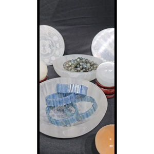 Vente en gros de bols en sélénite à prix d'usine Accessoires de cuisine et décoration intérieure Bols de table en cristal à énergie positive pour l'artisanat - Product Image 6