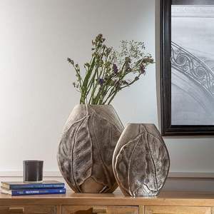 Vase à fleurs moderne en aluminium et métal au design vintage pour la décoration intérieure Vase de luxe pour le salon et la fête - Product Image 3