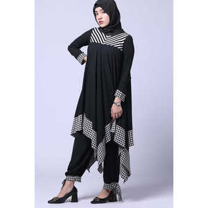 Top de Manga Acampanada Talla XS, Diseño Atrevido y Llamativo - Product Image 1