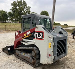 รถตักล้อยางขนาดเล็กมือสอง Takeuchi TL8 สำหรับขาย - Product Image 4