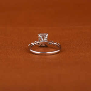 Anillo de compromiso de diamante cultivado en laboratorio de corte Marquesa 14KT chapado en oro sólido IGI certificado Pave ajuste diseño hecho a mano estilo de moda - Product Image 4