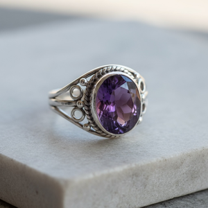 Anillo Ovalado de Amatista en Plata de Ley 925 |   Anillo de Plata Hecho a Mano Estilo Vintage |   Regalo para Ella para Fiesta de Compromiso o Boda - Product Image 5