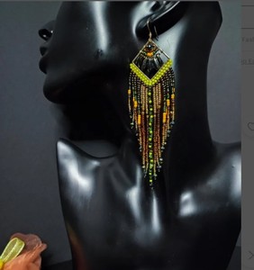 Boucles d'oreilles à franges en perles de rocaille avec pompon vert émeraude de qualité supérieure, boucles d'oreilles indigènes perlées - Product Image 2