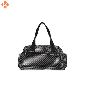 Bolsa de lona de cuero PU suave impermeable de moda de lujo estilo informal de fin de semana para gimnasio viajes al aire libre y cierre de cremallera deportiva - Product Image 6