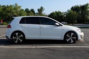 Volkswagen GTI Autobahn 2017 Usado, Motor Turbo de 4 Cilindros, Control Dinámico de Chasis, Sin Modificaciones - Product Image 2